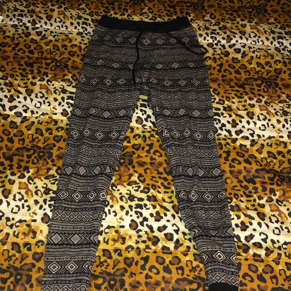 Aztec design leggings